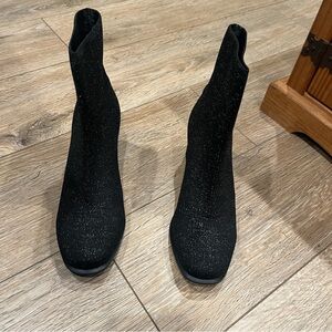 MIA "PIANA" STRETCH BOOTIES SIZE 9 BLACK/SILVER